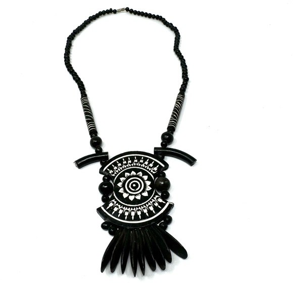 Tribal wood necklace - Picture 2 of 9